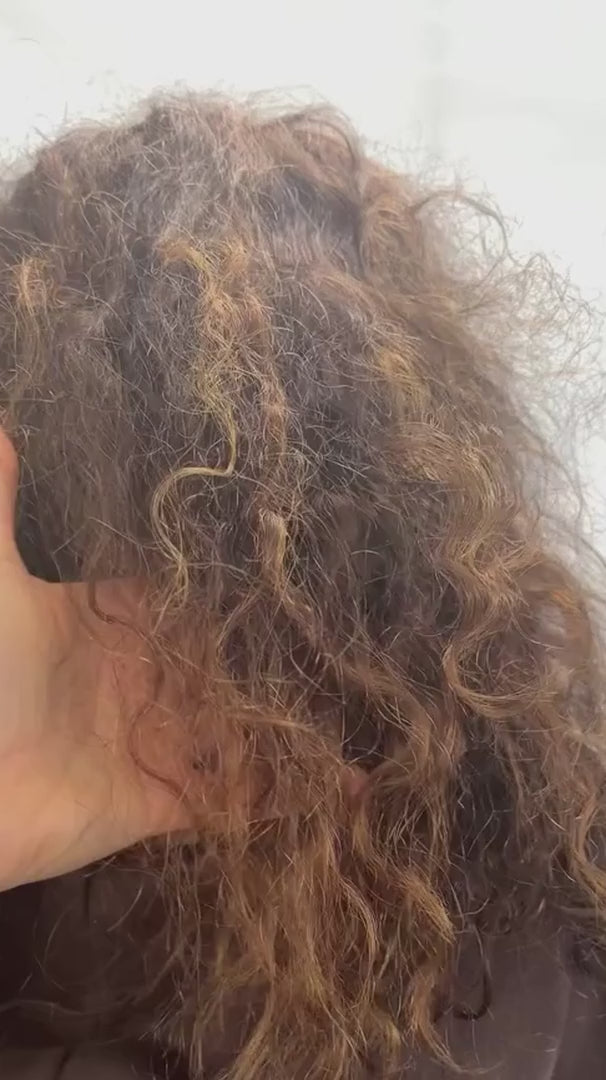 Les boucles vues de près, voix française